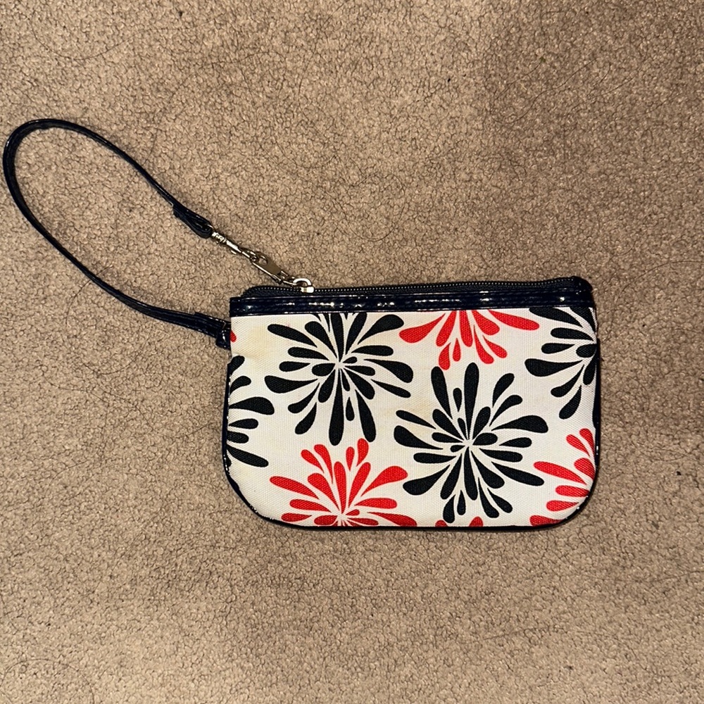 Wristlet purse